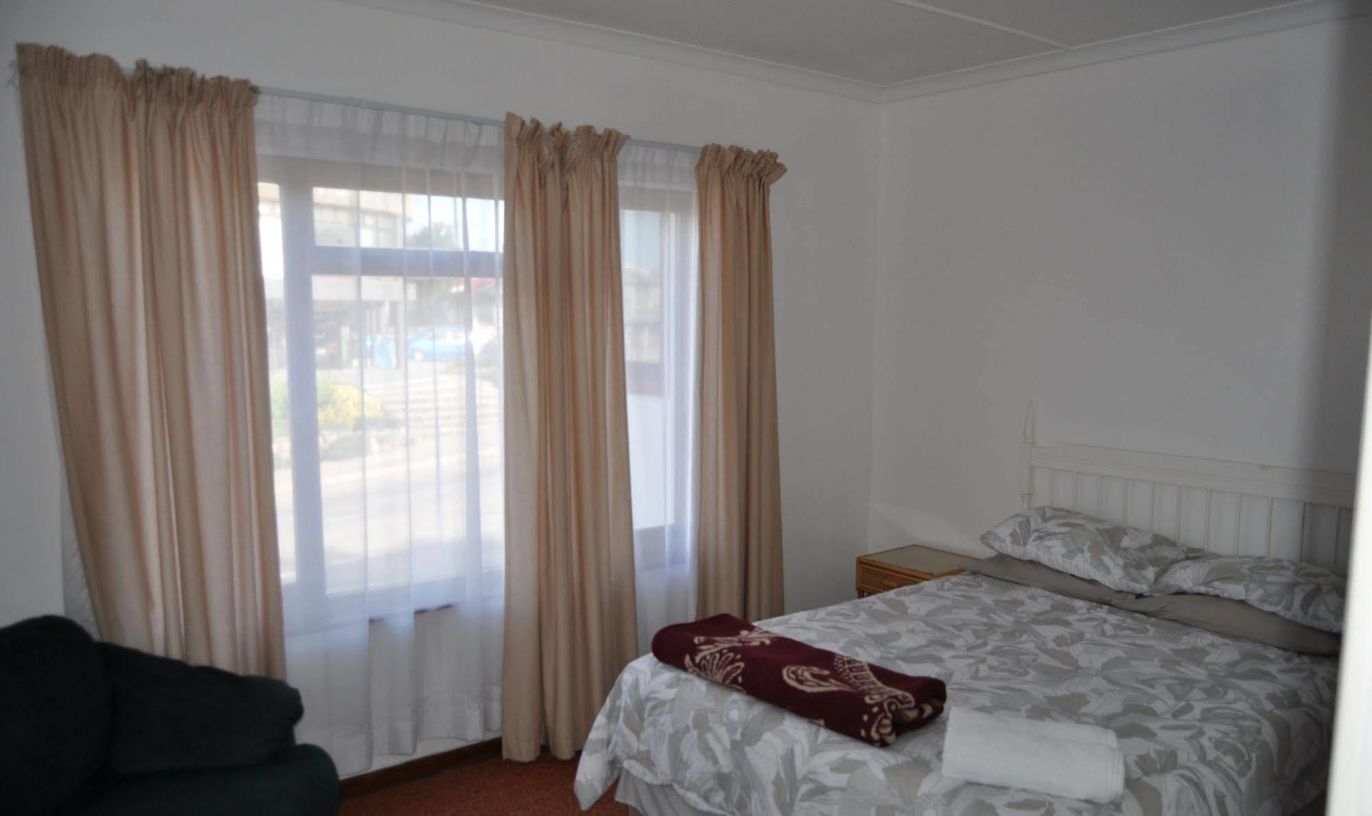 Backpacker Apartments Plettenberg Bay Zewnętrze zdjęcie